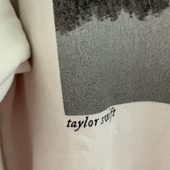 Taylor Swift Cowboy Like Me Top - Picture 4 of 9